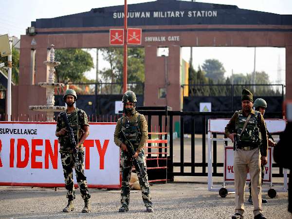 पांच जवान शहीद और एक नागरिक की मौत और 4 आतंकी ढेर