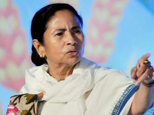'अफसरों के साथ मिलकर काम करना चाहिए'