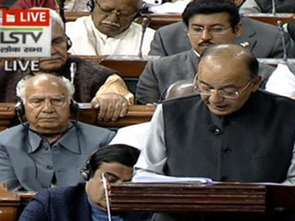 जेटली ने पढ़ा-हिंदी-अग्रेंजी में भाषण