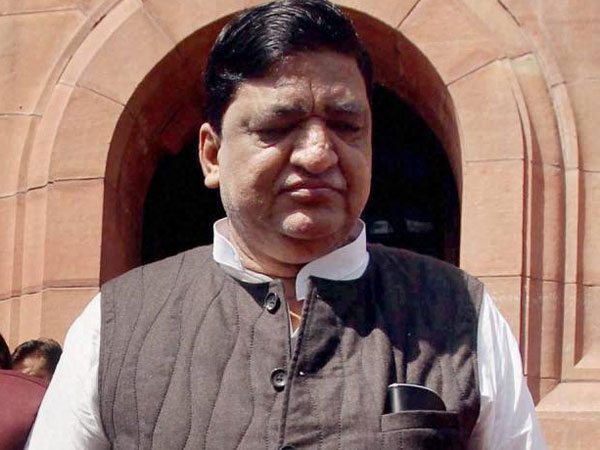 आंखे तो रोज उठ रही है