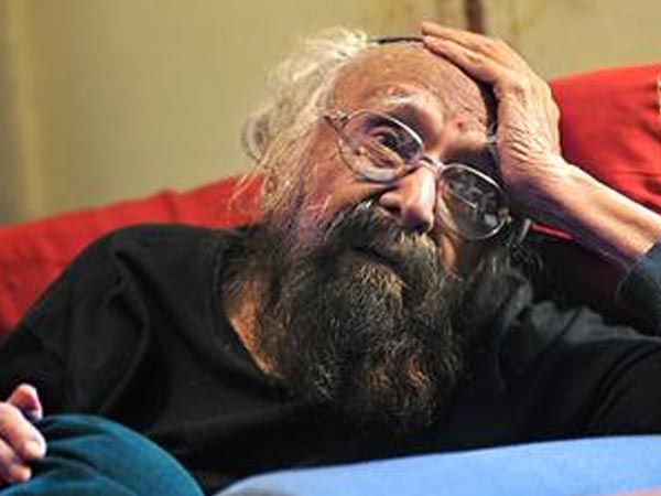 सेक्स, मजहब को लेकर आलोचनाओं में रहें