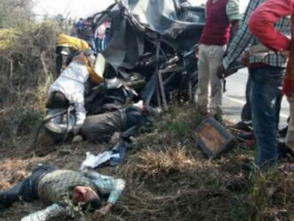 Four killed including three policemen in Bihar Four killed including three policemen in Bihar