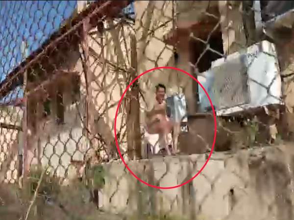 maharashtra doordarshan officer found having sunbath with no clothes maharashtra doordarshan officer found having sunbath with no clothes