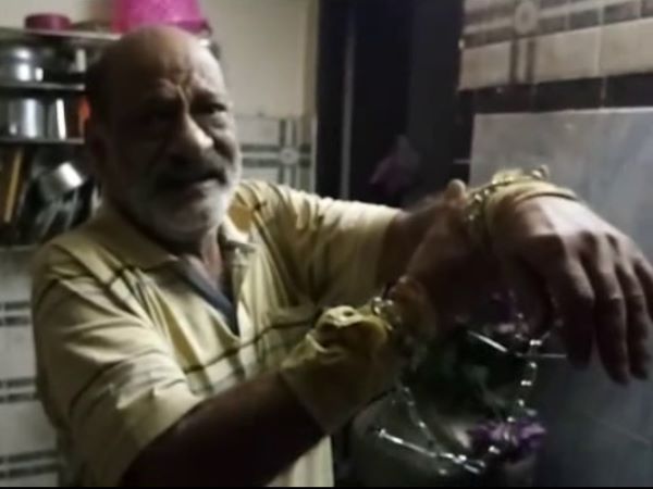 Wife and son made their father hostage in Agra Wife and son made their father hostage in Agra