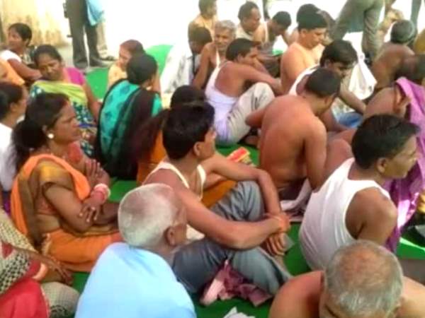 हास्पिटल इंचार्ज बोले जायज़ नहीं वर्कर्स की मांगे