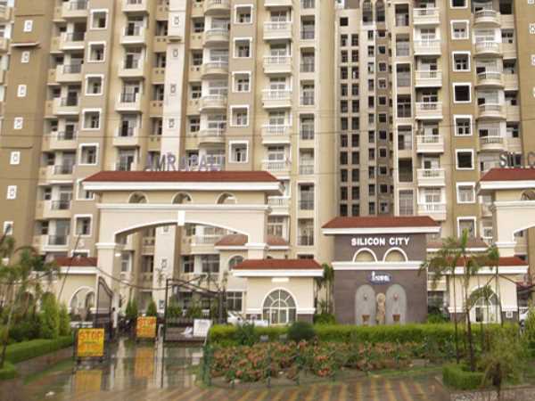 आम्रपाली के 10 प्रोजेक्ट में 10647 फ्लैट्स हैं