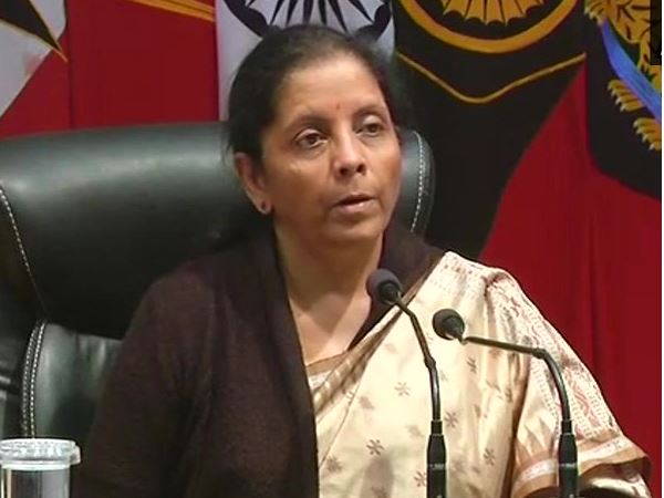 सुंजवान हमला:पाक को खामियाजा भुगतना होगा- रक्षा मंत्री सुंजवान हमला:पाक को खामियाजा भुगतना होगा- रक्षा मंत्री