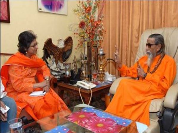 आस्मां जहांगीर और बाल साहब ठाकरे की मुलाकात