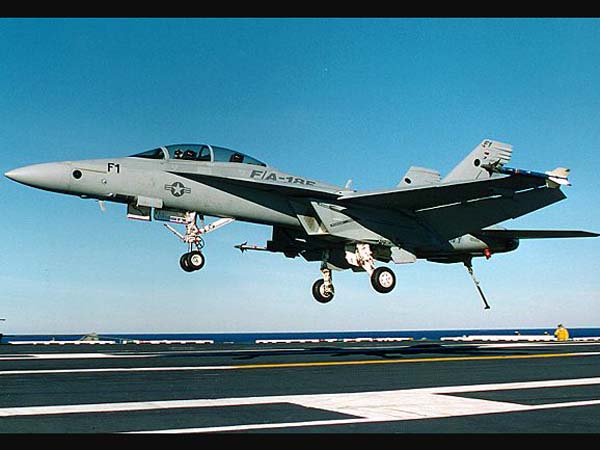 बोइंग F/A-18 फाइटर जेट्स इंडियन नेवी को बेचने को तैयार बोइंग F/A-18 फाइटर जेट्स इंडियन नेवी को बेचने को तैयार