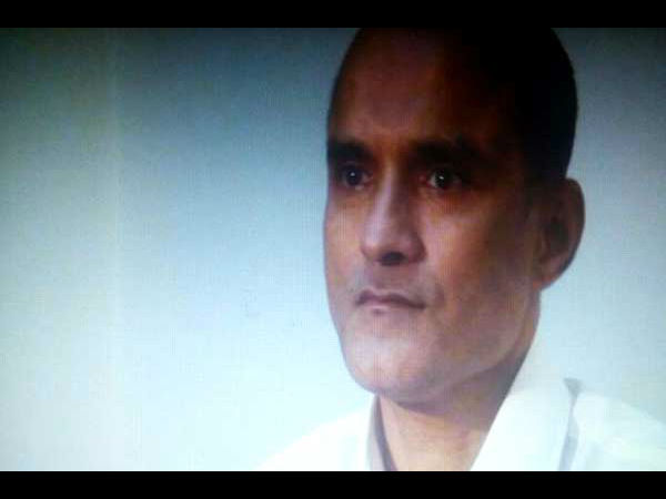 रॉ के लिए काम करता है जाधव