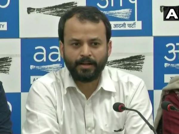 आरोप-प्रत्यारोप का आरोप जारी