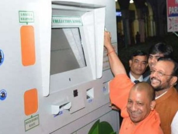 शहर में हजरतगंज व 1090 चौराहे पर दो मशीनें लगाई हैं
