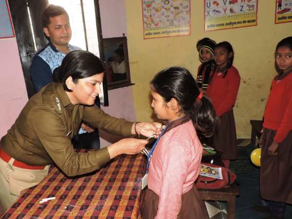 shreshtha thakur called lady singham by school girls in bahraich shreshtha thakur called lady singham by school girls in bahraich