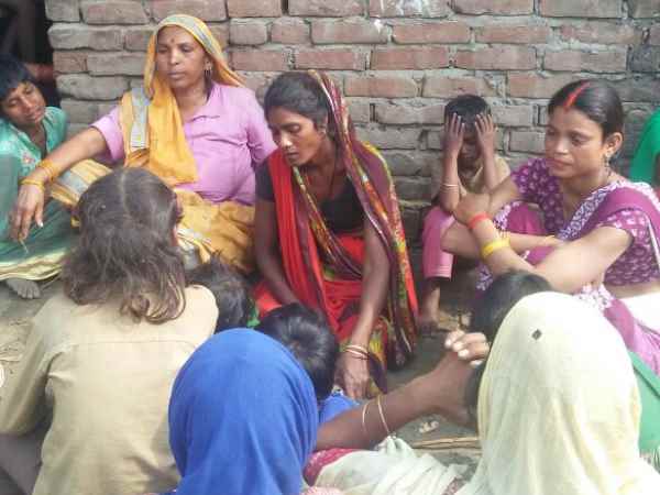 boyfriend cut throat on girlfriend in bahraich boyfriend cut throat on girlfriend in bahraich