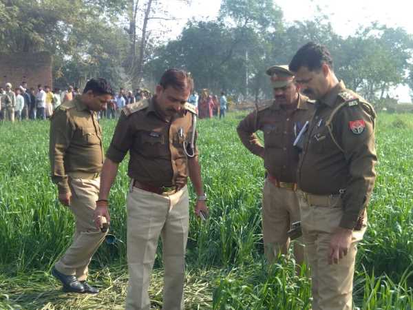 dead body found in field in bhadohi dead body found in field in bhadohi