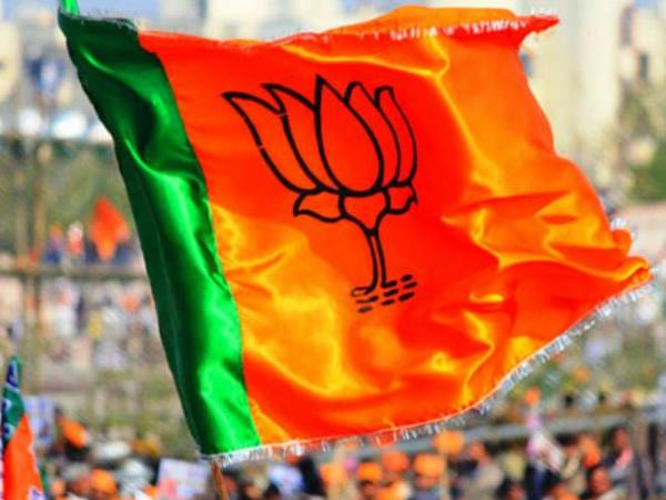 बुआ- बबुआ और भैया का साथ बिगाड़ सकता है खेल