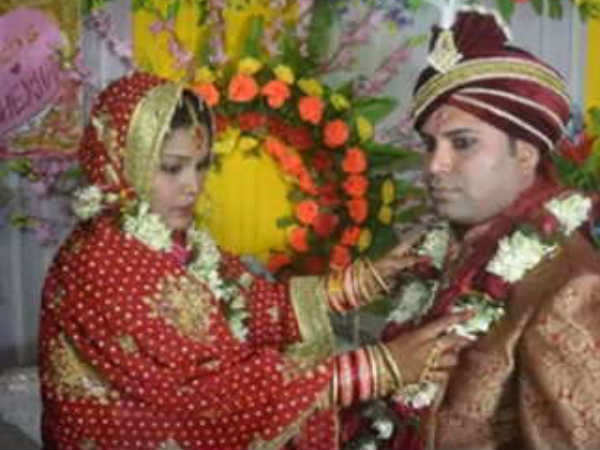 सुहागरात पर संबंध बनाने से इंकार किया दुल्हन ने और फिर