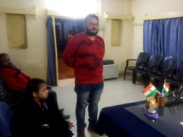 शिक्षिका के खिलाफ तहरीर