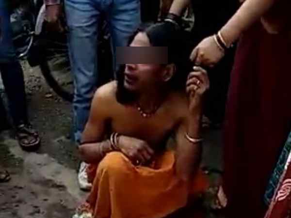Duplicate transgender beaten and unclothed in Mainpuri Duplicate transgender beaten and unclothed in Mainpuri