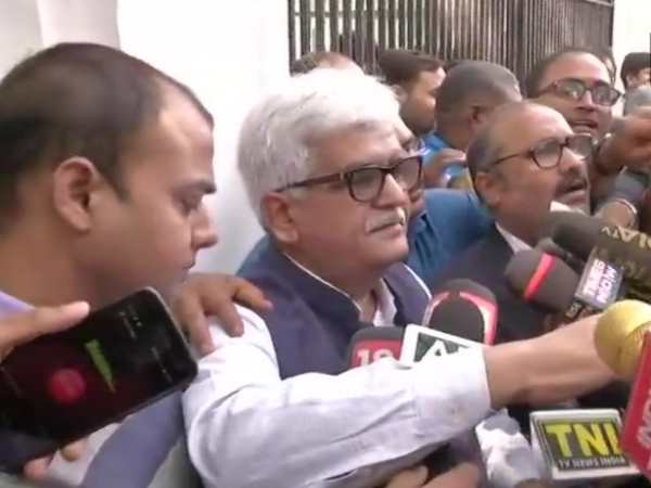 delhi IAS officers on strike aap mla allegedly slapped chief secretary in front arvind kejriwal delhi IAS officers on strike aap mla allegedly slapped chief secretary in front arvind kejriwal