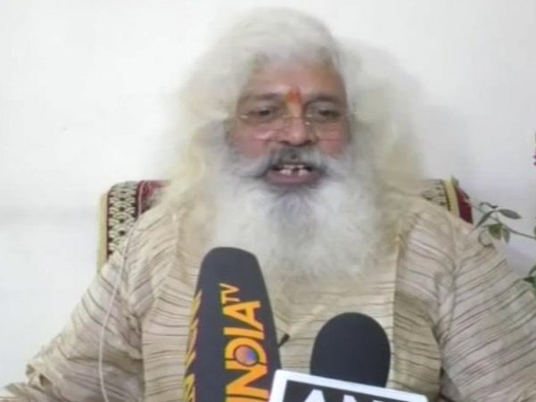 इलाहाबाद बैंक के पूर्व डायरेक्टर रहे हैं दिनेश दूबे