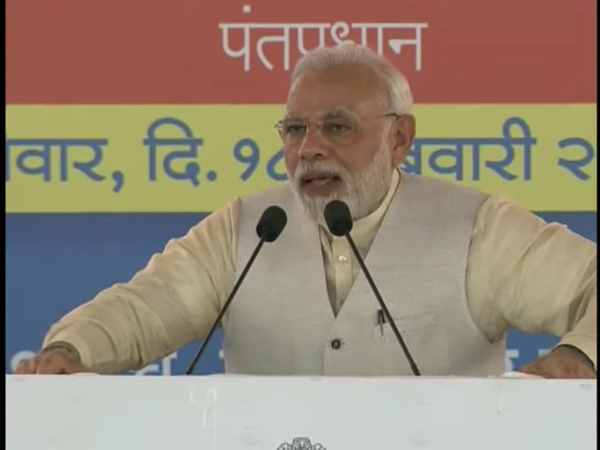 मुंबई: PM मोदी ने नवी मुंबई इंटरनेशनल एयरपोर्ट की रखी आधारशिला मुंबई: PM मोदी ने नवी मुंबई इंटरनेशनल एयरपोर्ट की रखी आधारशिला
