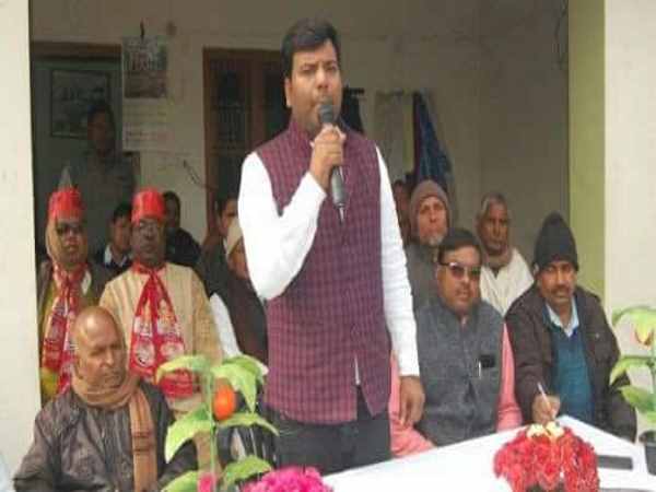 टिकट के पीछे जातीय समीकरण