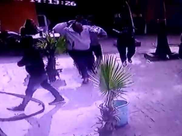 Three youths beat and broken things in hotel in Muzaffarnagar Three youths beat and broken things in hotel in Muzaffarnagar