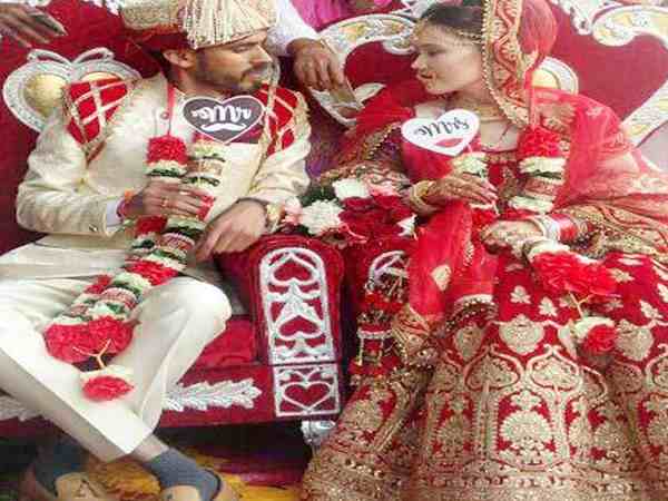 अब यहीं रहकर पति के साथ करेगी नौकरी