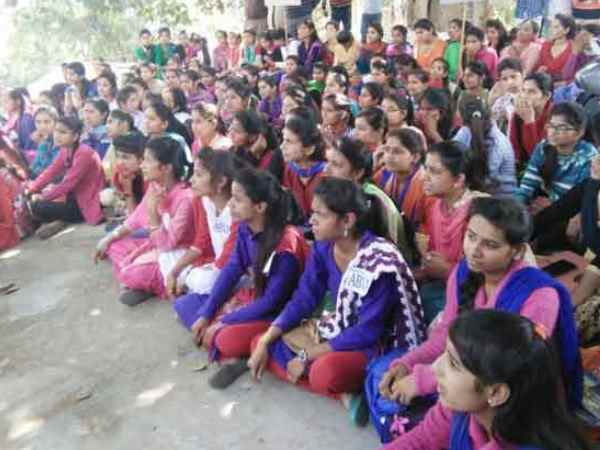 People protesting rape with minor in Haripur, Himachal People protesting rape with minor in Haripur, Himachal
