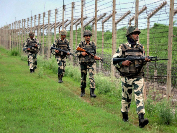 जवानों की शहादत के बाद देश में गुस्सा है