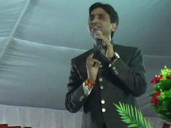 I am the youngest advani of the country's politics says kumar vishwas I am the youngest advani of the country's politics says kumar vishwas