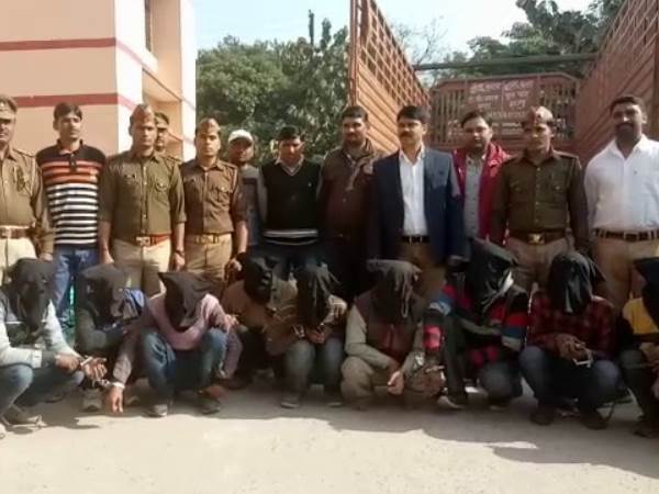 Gang of ten highway looters caught by police in Kannauj Gang of ten highway looters caught by police in Kannauj
