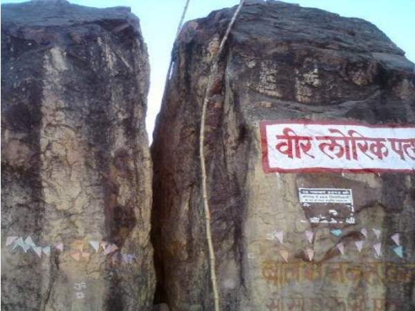 राजा की थी मंजरी पर बुरी निगाह