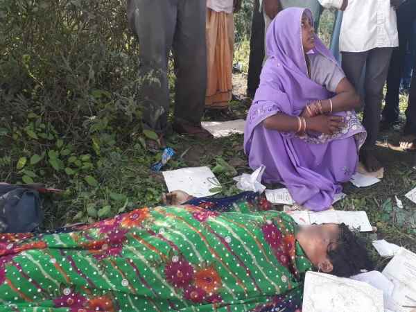 shahjahanpur husband drops his wife into pond woman found died shahjahanpur husband drops his wife into pond woman found died