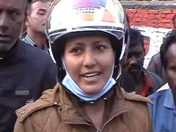 woman constable challan bjp worker car, local bjp leaders angry in meerut woman constable challan bjp worker car, local bjp leaders angry in meerut