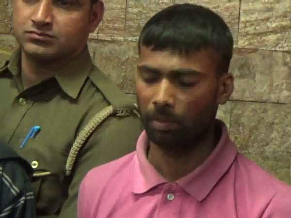 पिता को देता था फौजी होने का झांसा