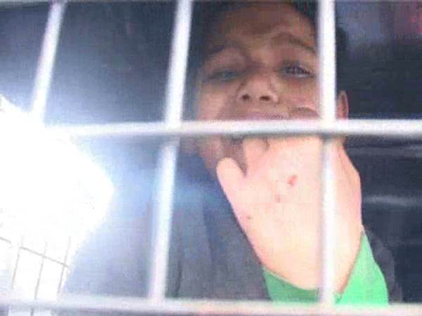 A minor boy beaten by others in van in front of police in Moradabad A minor boy beaten by others in van in front of police in Moradabad