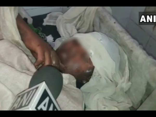 लड़की को अकेला देख गांव का ही युवक घुसा घर में और फिर