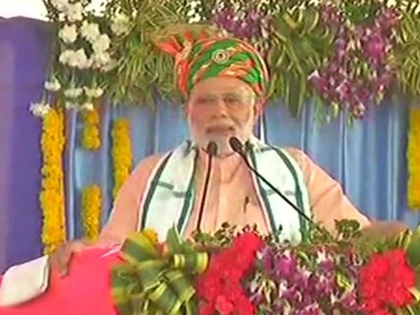 दमन को PM मोदी ने बताया मिनी इंडिया, लॉन्च कीं विकास योजनाएं दमन को PM मोदी ने बताया मिनी इंडिया, लॉन्च कीं विकास योजनाएं