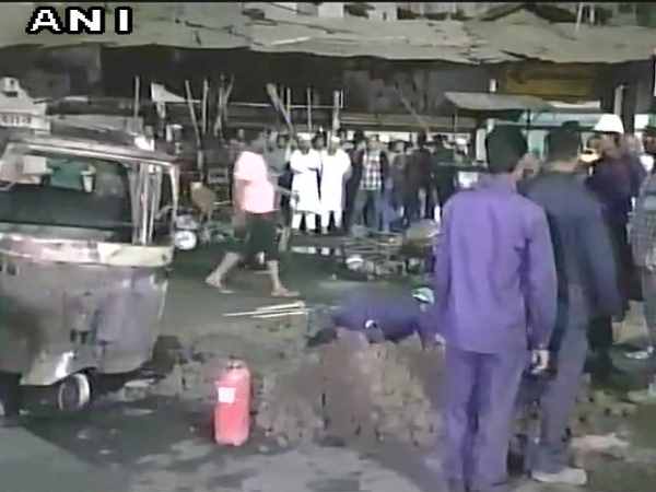 गुजरात: गैस पाइपलाइन में लगी आग, कई वाहन जलकर राख गुजरात: गैस पाइपलाइन में लगी आग, कई वाहन जलकर राख