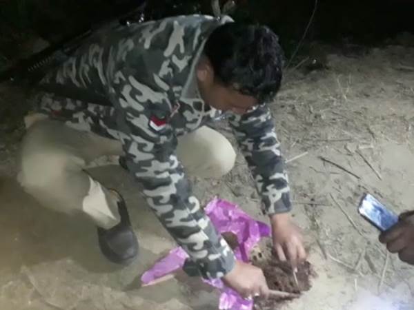 जेल की सलाखों के पीछे नाना