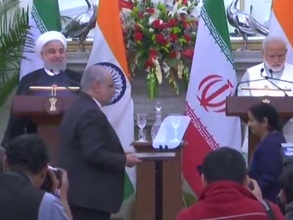 मोदी और रूहानी ने जारी किया संयुक्त बयान, दोनों ने चाबहार को दी प्रमुखता मोदी और रूहानी ने जारी किया संयुक्त बयान, दोनों ने चाबहार को दी प्रमुखता