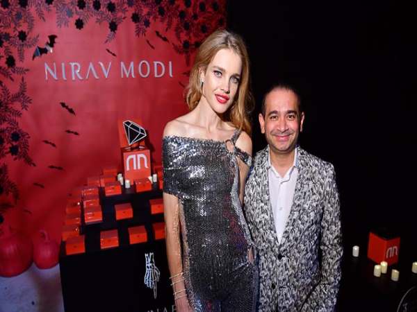 स्टोर से कैश में गहने खरीदे