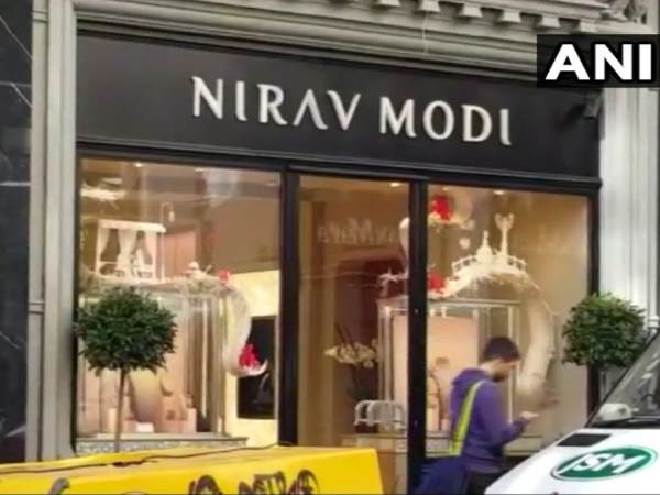 सीबीआई ने जारी किया लुकआउट नोटिस