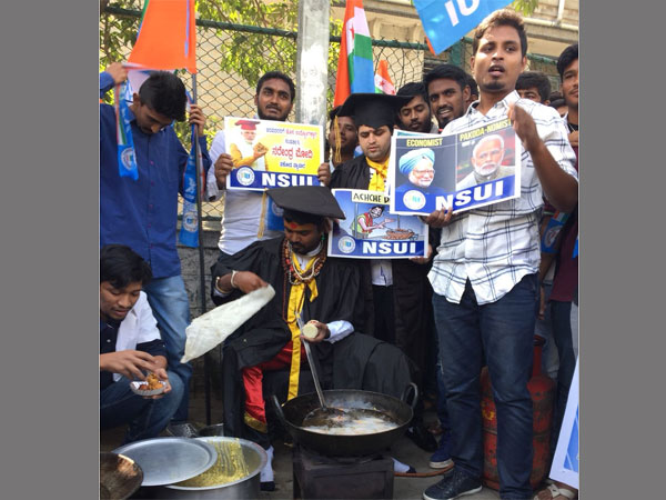 पीएम ने पकौड़े बेचने को रोजगार बताया था