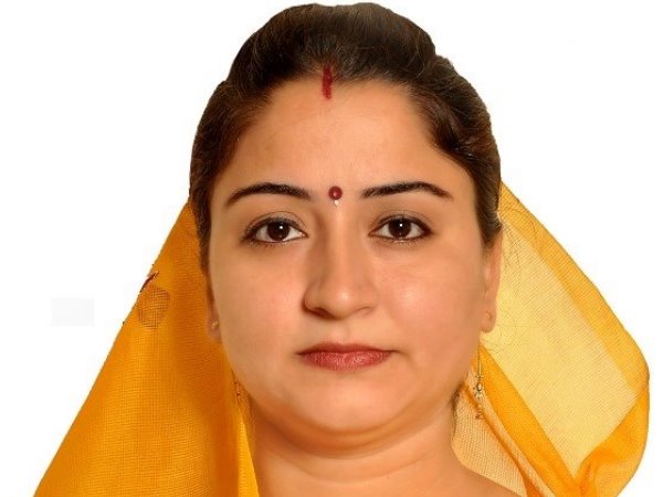 मंत्री अरुण चतुर्वेदी के आश्वासन पर तोड़ा अनशन