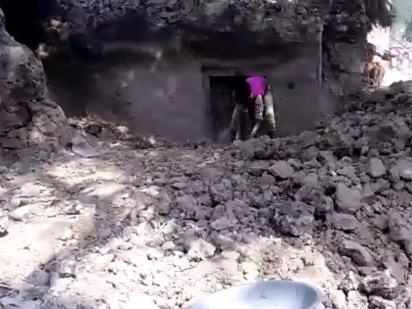 Soil house collapsed in raebareli, seven trapped inside Soil house collapsed in raebareli, seven trapped inside