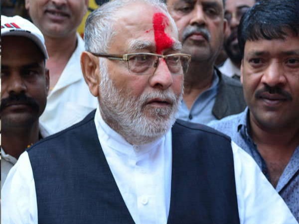सॉफ्टवेयर कई दुकानों में ठीक से काम नहीं कर रहा है