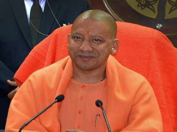 गिरोह जैसे काम कर रही है आप की सरकार: योगी